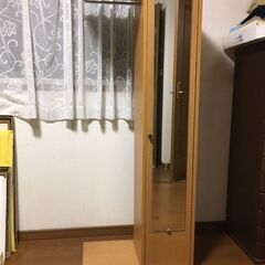 無料で差し上げます！期間11/5まで延長！　（分解済）コンパクトハンガーラック姿見鏡付きの画像