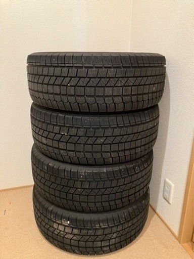 タイヤホイールボルト付き！ワンシーズンのみ使用❗️