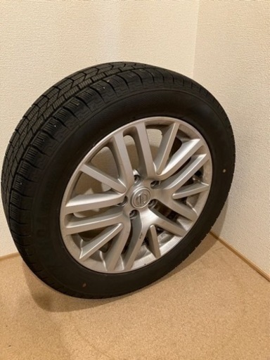 タイヤホイールボルト付き！ワンシーズンのみ使用❗️