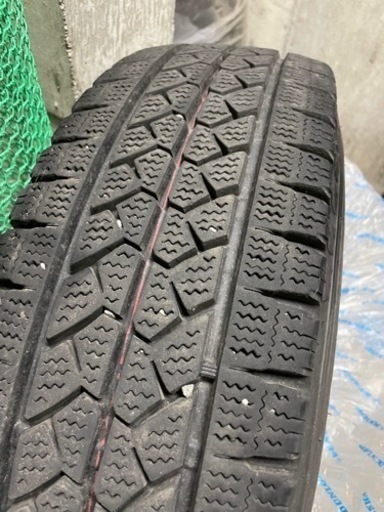 決定致しました。キャラバンE25　ブリヂストン　スタッドレスタイヤホイール付