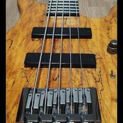 クライブ 5 弦ベースギターの画像