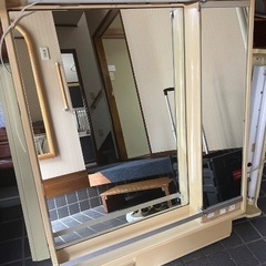 無料。シンクの化粧台。