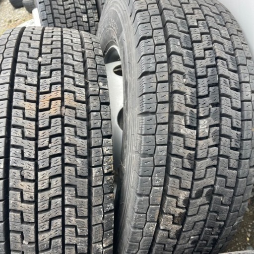 ほぼ新品　YOKOHAMA ZEN 903ZW 265/70R19.5 140/138J スチールホイール付　2020年製　大型トラッ
