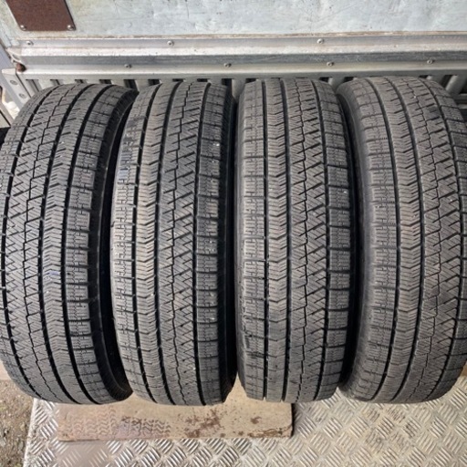 極上タイヤ　BRIDGESTONE ブリヂストン　ブリジストン　VRX2 175/65R15 スタッドレス　タイヤ　2017年製　15インチ