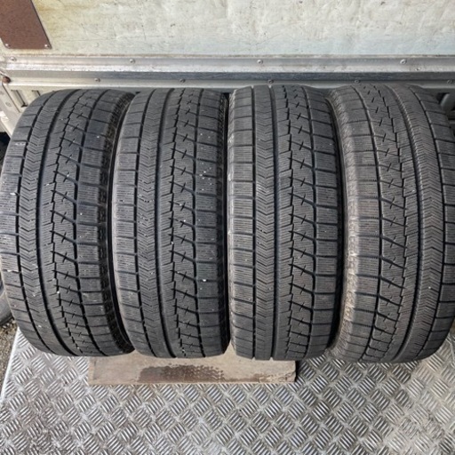 バリ山　BRIDGESTONE ブリヂストン　ブリジストン　VRX 185/55R15 スタッドレス　タイヤ　2018年製　15インチ