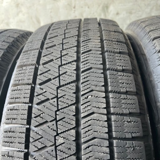 極上タイヤ　BRIDGESTONE ブリヂストン　ブリジストン　VRX2 185/60R15 スタッドレス　タイヤ　2017年製　15インチ