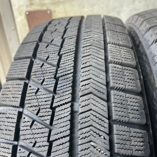 バリ山　BRIDGESTONE ブリヂストン　ブリジストン　VRX 185/65R15 スタッドレス　タイヤ　2018年製　15インチ