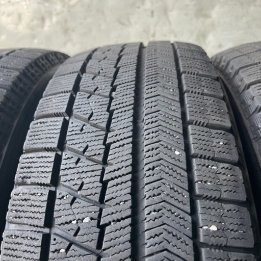 バリ山　BRIDGESTONE ブリヂストン　ブリジストン　VRX 185/65R15 スタッドレス　タイヤ　2018年製　15インチ