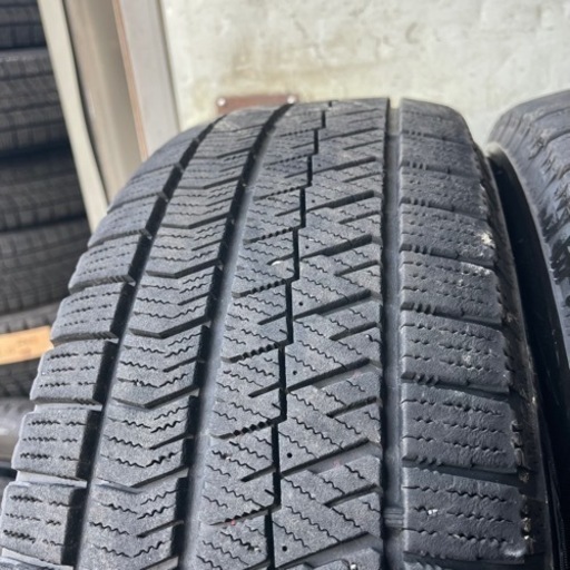 バリ山　BRIDGESTONE ブリヂストン　ブリジストン　VRX2 215/65R15 スタッドレス　タイヤ　2018年製　15イン