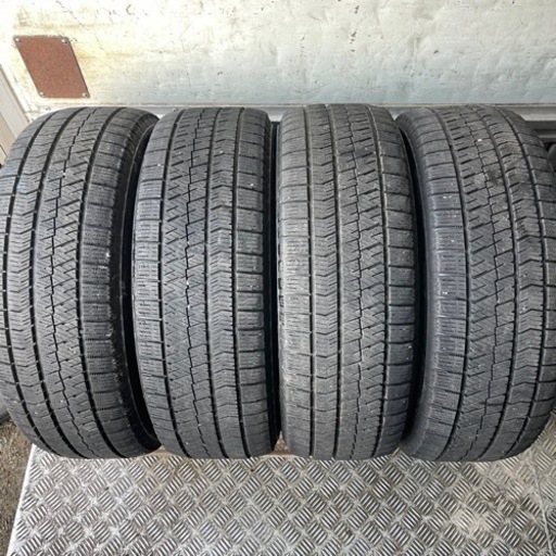 バリ山　BRIDGESTONE ブリヂストン　ブリジストン　VRX2 215/65R15 スタッドレス　タイヤ　2018年製　15インチ