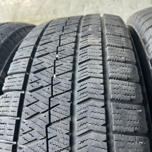 バリ山　BRIDGESTONE ブリヂストン　ブリジストン　VRX2 215/65R15 スタッドレス　タイヤ　2018年製　15イン