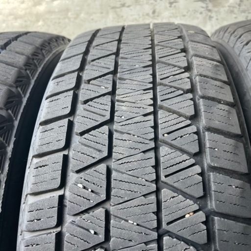 バリ山　BRIDGESTONE ブリヂストン　ブリジストン　DM-V3 225/60R18 スタッドレス　タイヤ　2019年製　18イ