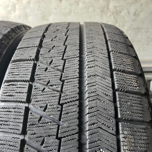 バリ山　BRIDGESTONE ブリヂストン　ブリジストン　VRX 215/50R17 スタッドレス　タイヤ　2017年製　17インチ