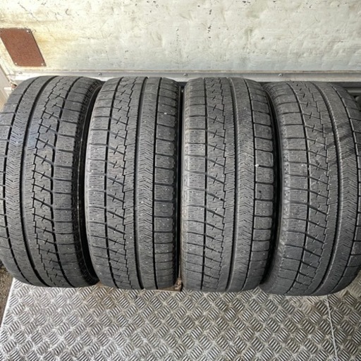 バリ山　BRIDGESTONE ブリヂストン　ブリジストン　VRX 215/50R17 スタッドレス　タイヤ　2017年製　17インチ