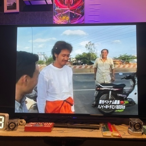 42型チューナレスFHDテレビ