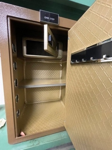 金庫 onestepのブラウン