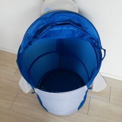 可愛いイルカのランドリーバスケットの画像