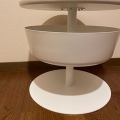 【IKEA/イケア】 LIERSKOGEN リエルスコーゲン ベッドサイドテーブルの画像