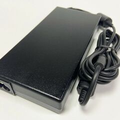 オリジナルの Delta ADP-150VB B ラップトップ電源アダプター - 完璧な状態の画像