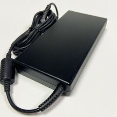 オリジナルの Delta ADP-150VB B ラップトップ電源アダプター - 完璧な状態の画像