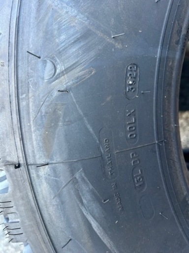 トラック用スタッドレス　ミシュランXDW 265/70R19.5 2本