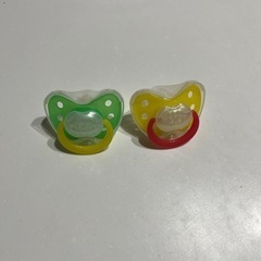 ベビーおしゃぶり２点