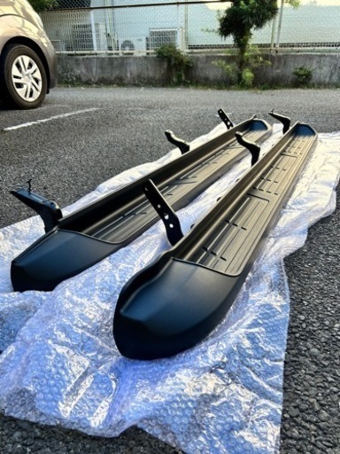 GUN125 ハイラックス　純正サイドステップ