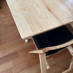 折りたたみダイニングテーブルセットの画像