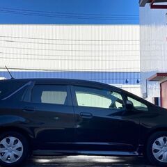 【ハンドリングが良くて室内が広い車！！】　荷室が広いので荷物を載せやすい車になっています。の画像