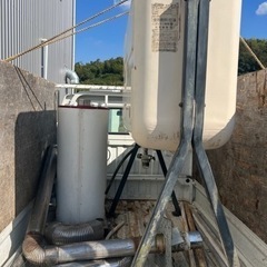 ボイラーと灯油タンクのセット