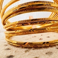 インドのお土産　金色のバングル①の画像