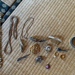 アンティークアクセサリー