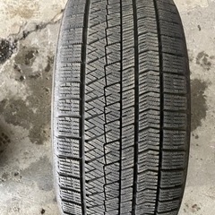 2021年製 225/50R18 VRX2の画像