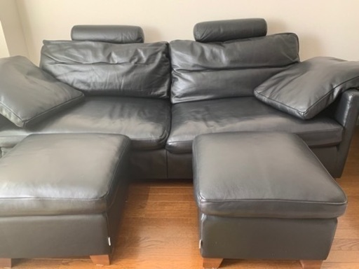 Keyucaのレザーソファとオットマン2個のセット！
