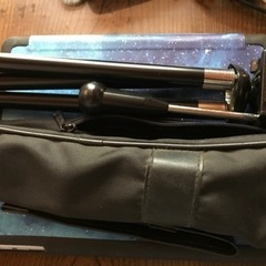 FUJIFILM デジタルカメラと三脚の画像