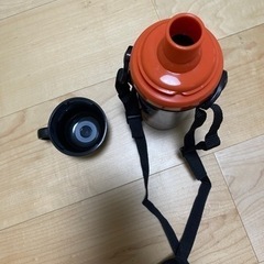 カーズの子供用水筒です。一度だけの使用です。