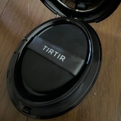 TIRTIR クッションファンデ 黒の画像