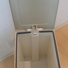 【無料】20L ゴミ箱の画像