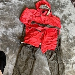 GORE-TEXで撥水性抜群！登山用カッパ