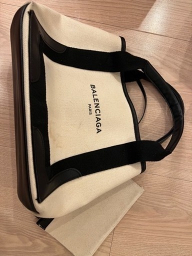 バレンシアガ　キャンバスバッグ