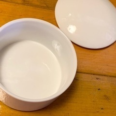 蓋つき容器 陶器の画像