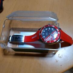 ロレックスとシュプリームコラボ腕時計の画像