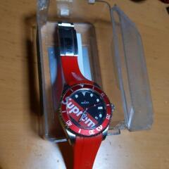 ロレックスとシュプリームコラボ腕時計の画像