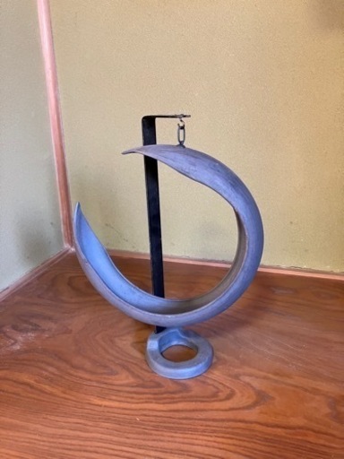 三日月の置き物