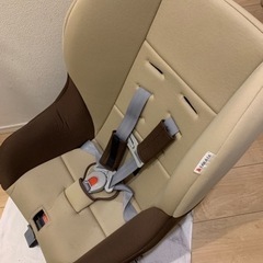 中古品　チャイルドシート　TAKATA タカタ　ベージュ×ブラウン