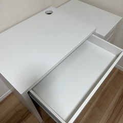 IKEA ミッケ　ドレッサー　ホワイト　デスクの画像