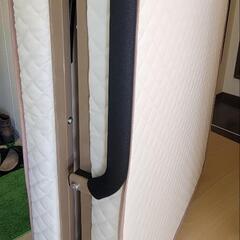 折り畳みベッドの画像