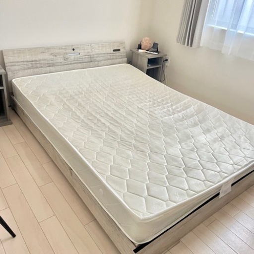 ダブルベッド&サイドテーブル(アイボリー)