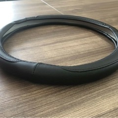 Amazonベーシック フェイクレザー ステアリングホイールカバー 38 cmの画像