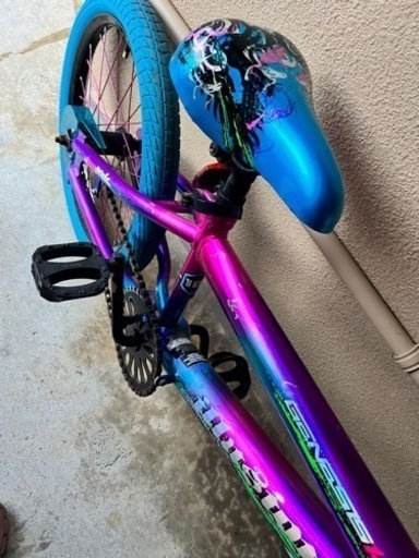 男の子小学生自転車